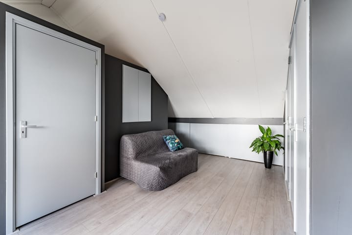 Photo 45 of Van den Broekstraat 55