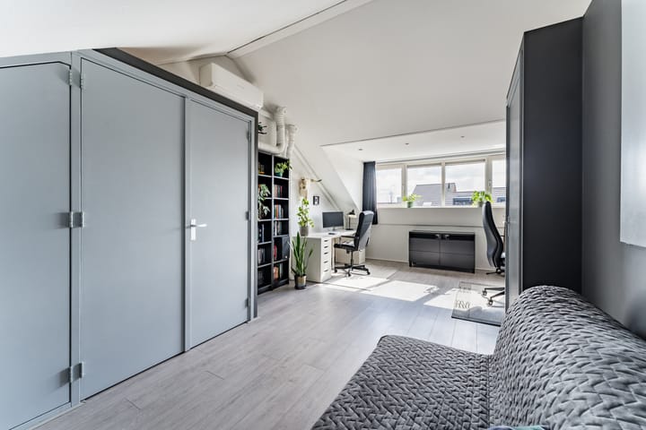 Foto 46 van Van den Broekstraat 55