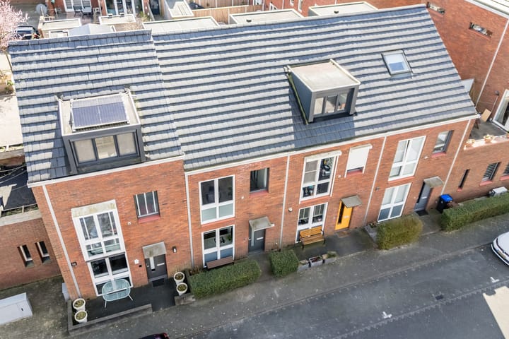 Photo 54 of Van den Broekstraat 55