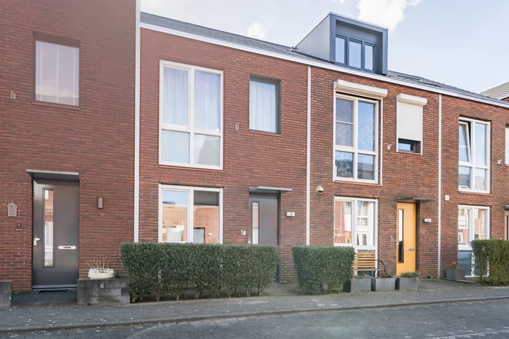 Photo 57 of Van den Broekstraat 55