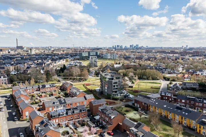 Photo 60 of Van den Broekstraat 55