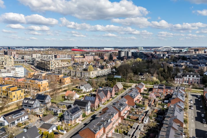 Photo 61 of Van den Broekstraat 55