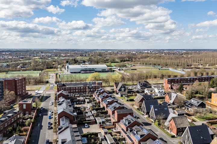 Photo 62 of Van den Broekstraat 55