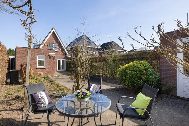 Photo 2 of Oranjestraat 4