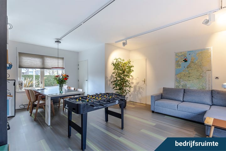 Foto 32 van Fuutlaan 1