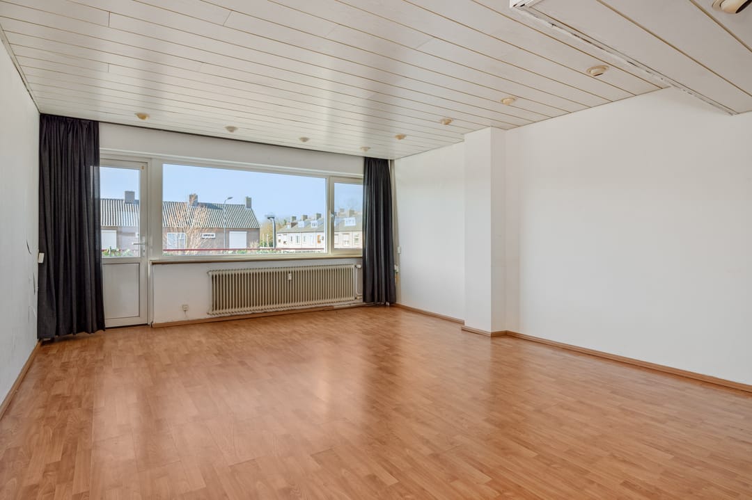 Photo 2 of Zandveldstraat 32