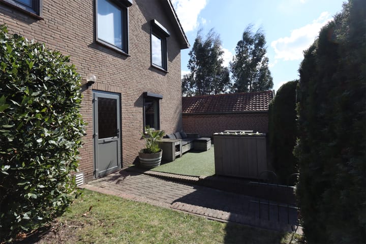 Foto 8 van Kruispad 9