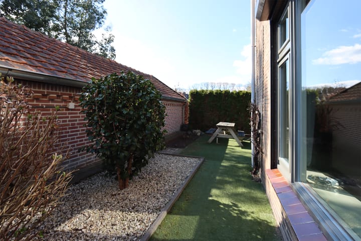 Foto 11 van Kruispad 9