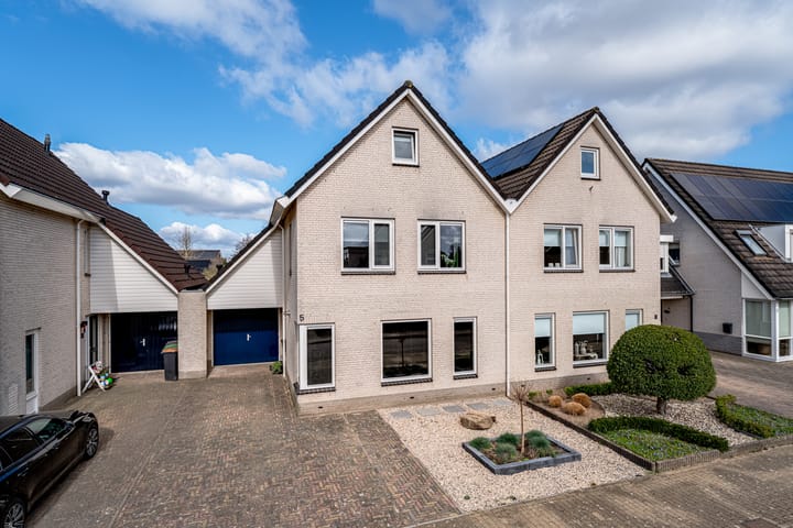 Photo 1 of Commendereijstraat 5