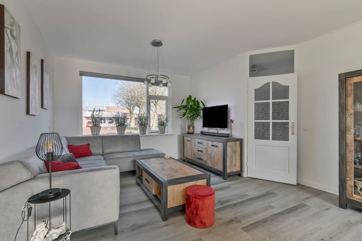 Photo 9 of Melchiorstraat 44