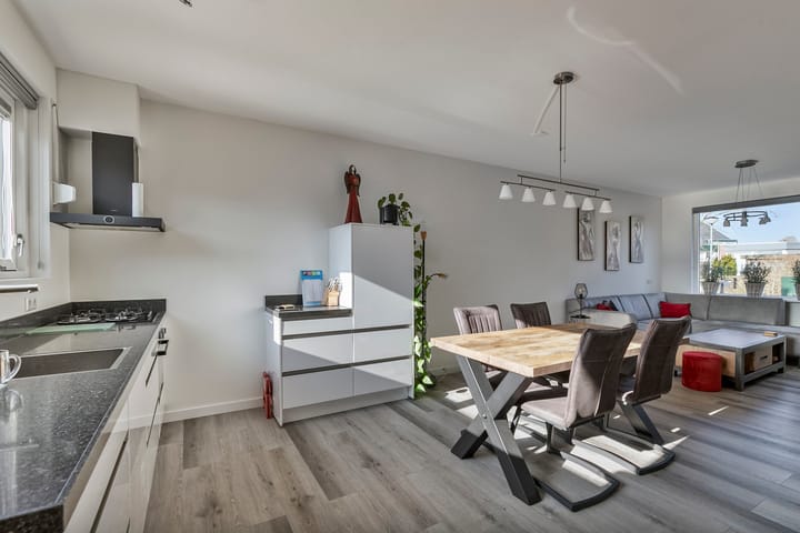 Photo 11 of Melchiorstraat 44