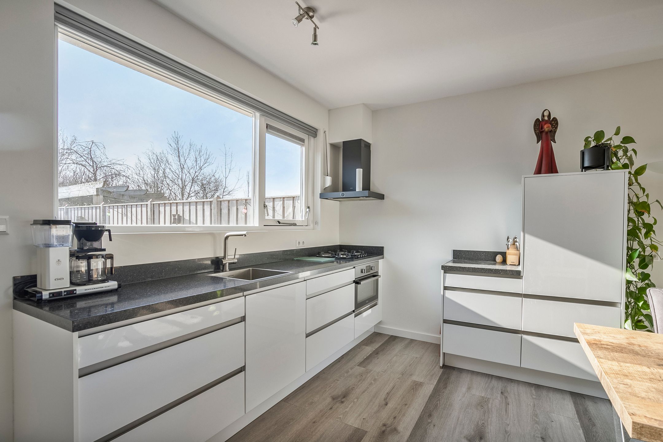 Photo 12 of Melchiorstraat 44