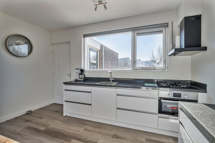 Photo 13 of Melchiorstraat 44