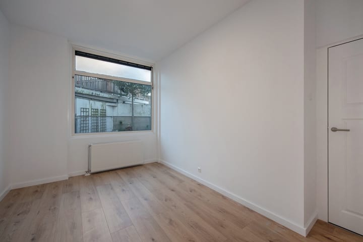 Foto 10 van Van Musschenbroekstraat 253