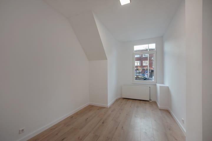 Foto 12 van Van Musschenbroekstraat 253