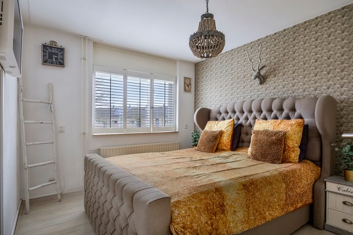 Foto 12 van Taniaburg 70