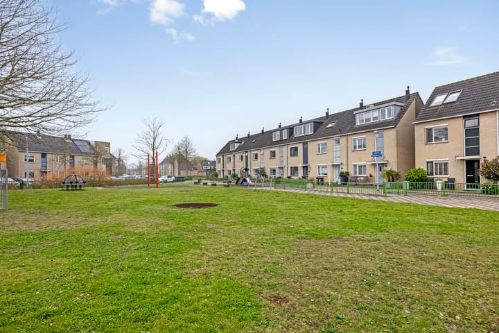 Foto 24 van Taniaburg 70