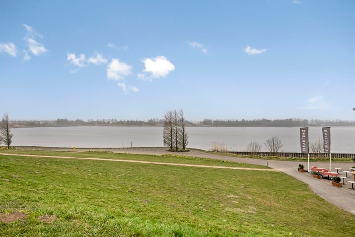 Foto 26 van Taniaburg 70