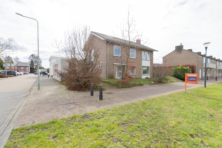 Foto 2 van Veldekelaan 25-A