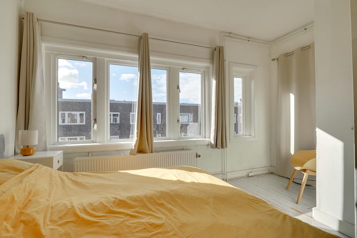 Foto 25 van Laan van Nieuw-Guinea 7-BS