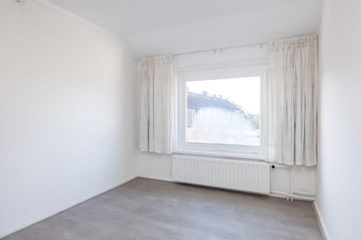 Foto 30 van Julianalaan 45