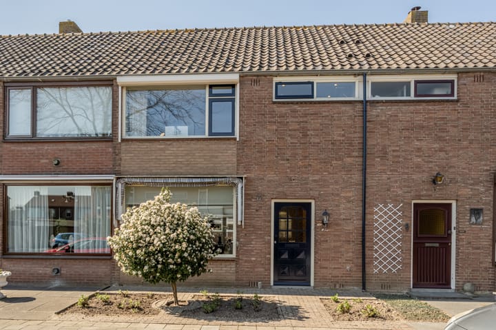 Bekijk foto van Meidoornstraat 10