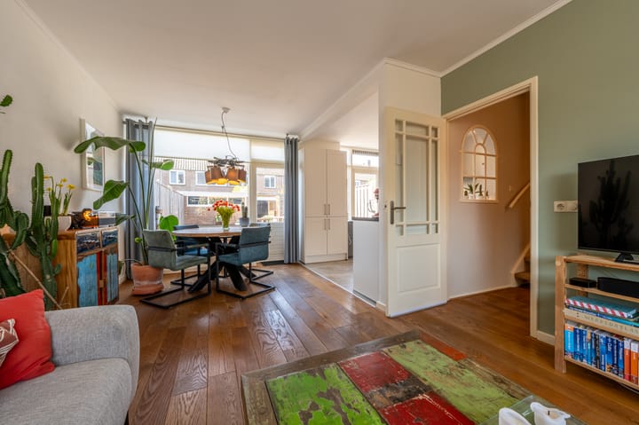 Photo 8 of Meidoornstraat 10