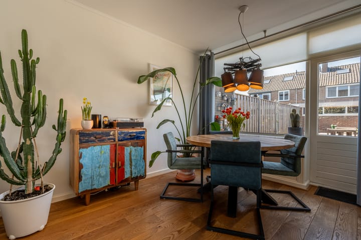 Photo 9 of Meidoornstraat 10