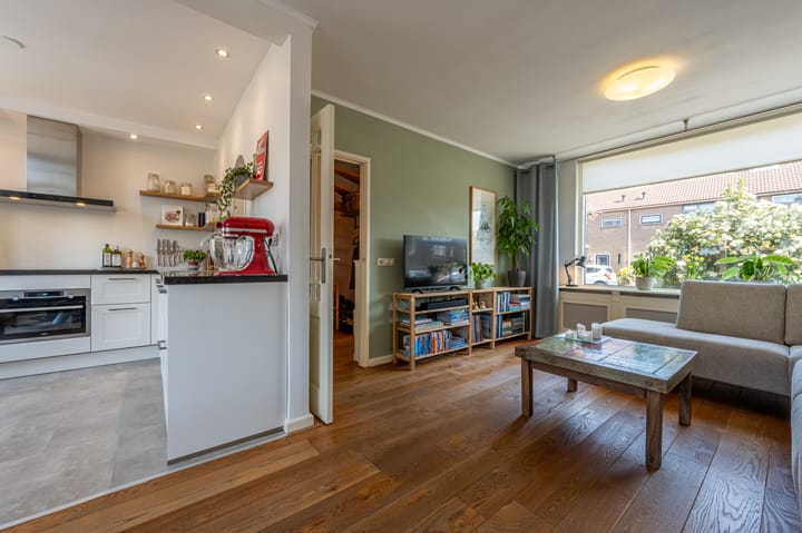 Photo 12 of Meidoornstraat 10