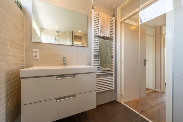 Photo 24 of Meidoornstraat 10