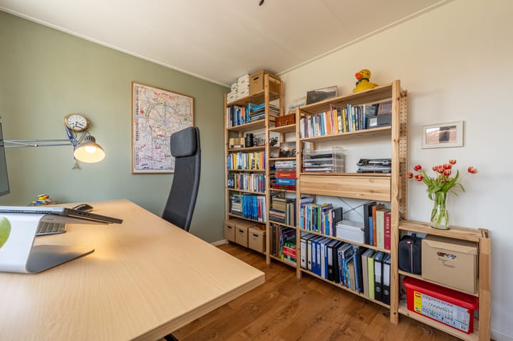 Photo 26 of Meidoornstraat 10