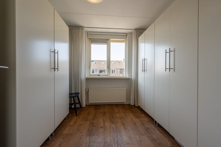 Photo 28 of Meidoornstraat 10