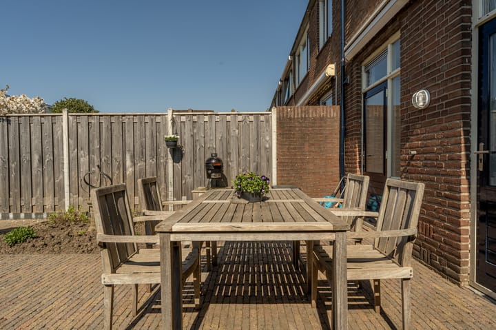 Photo 40 of Meidoornstraat 10