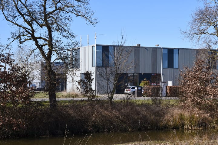 Traan 6, Leek