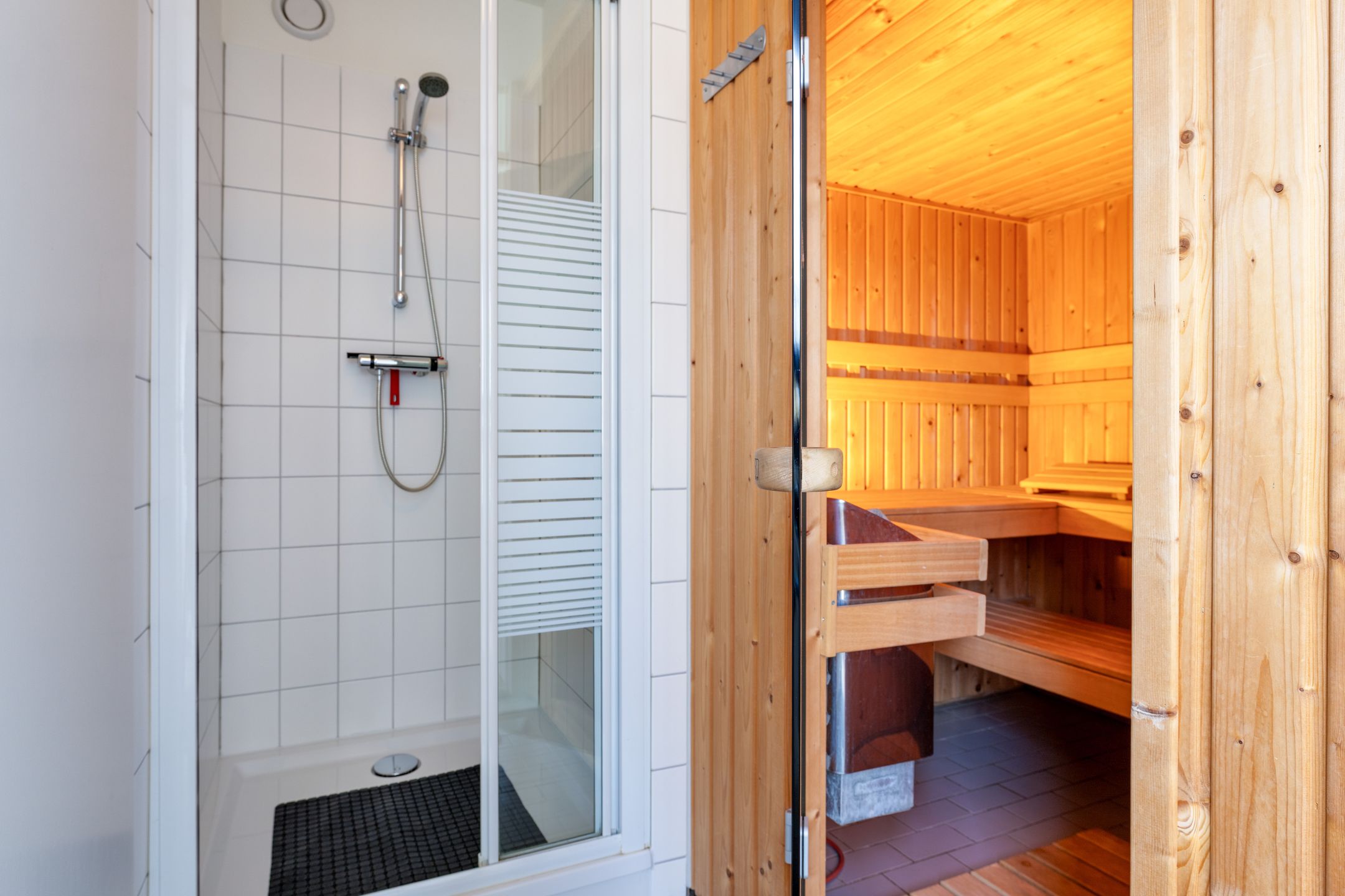 Foto 12 van Westlangeweg 1-A254