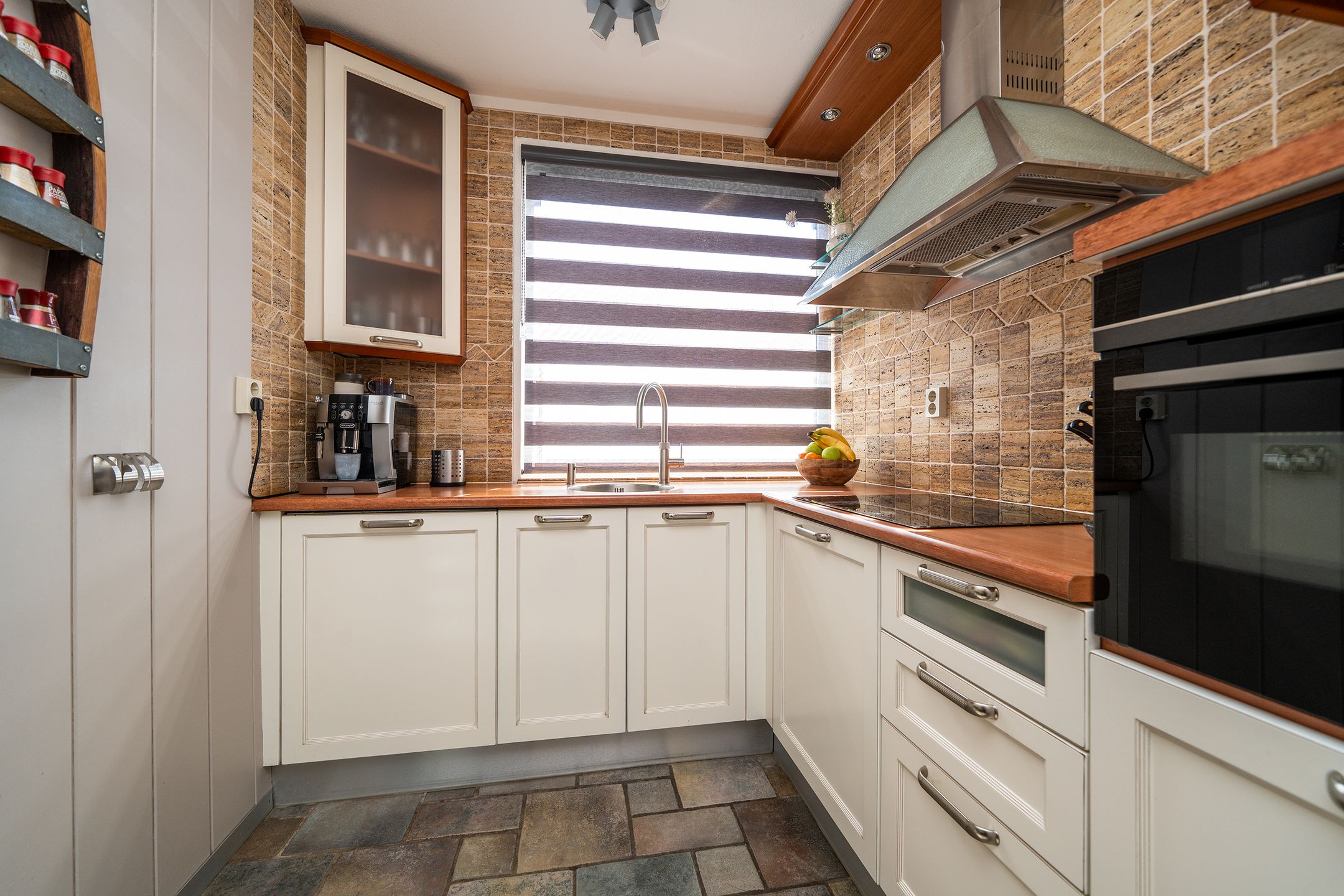 Photo 3 of Zwijnsbergenweg 65