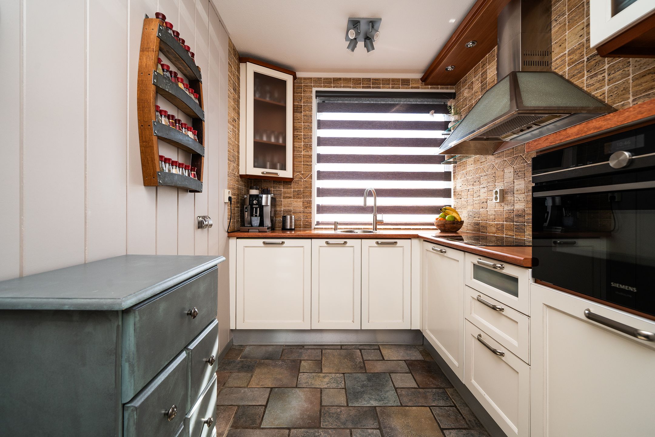 Photo 12 of Zwijnsbergenweg 65