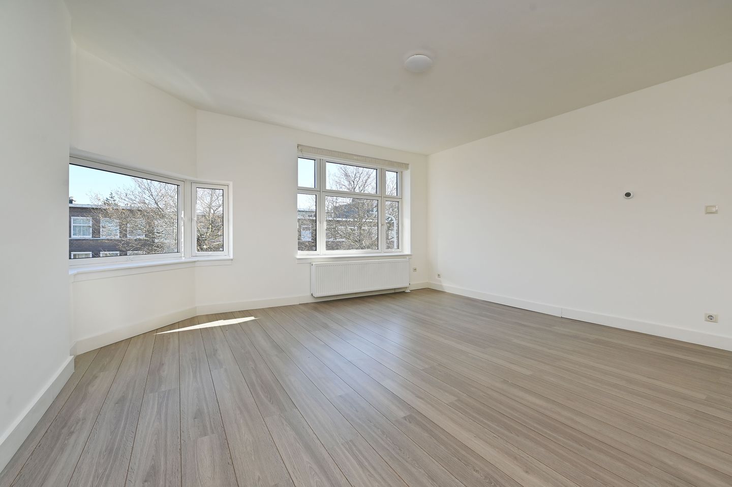 Photo 10 of Zuiderparklaan 31