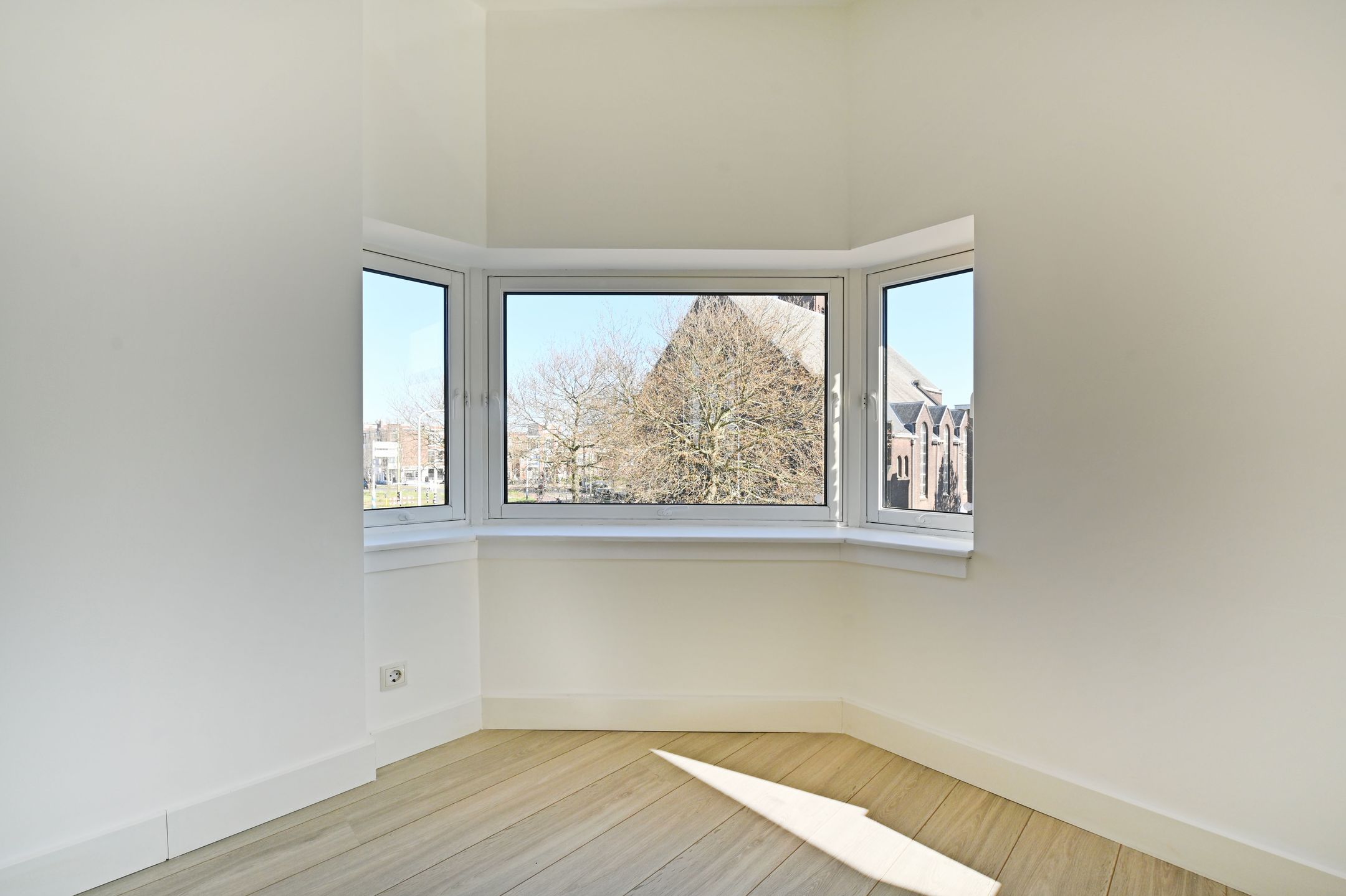 Photo 12 of Zuiderparklaan 31