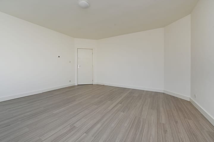 Photo 13 of Zuiderparklaan 31