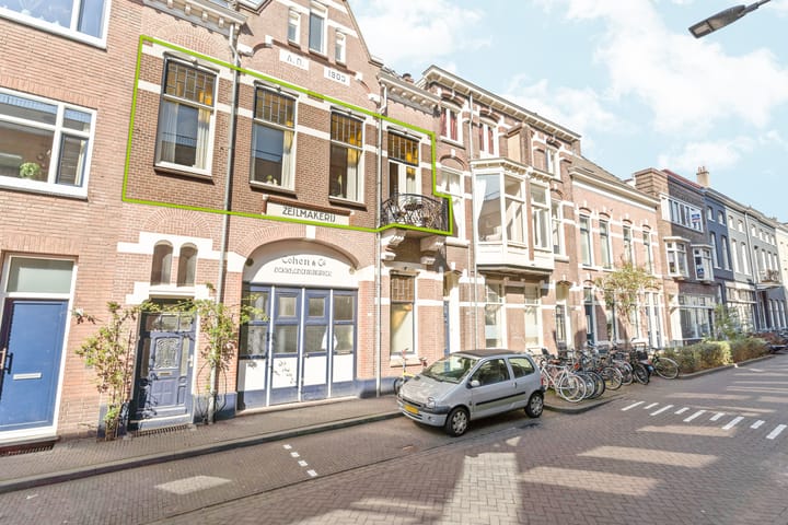 Photo 1 of Spoorwegstraat 19-1