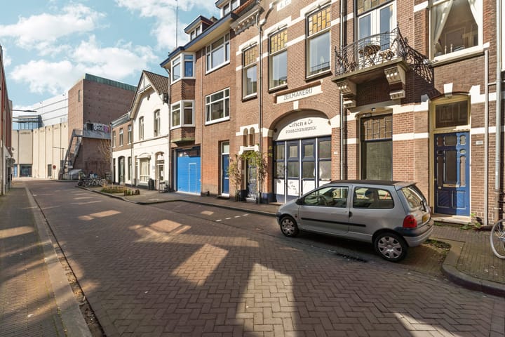 Photo 30 of Spoorwegstraat 19-1