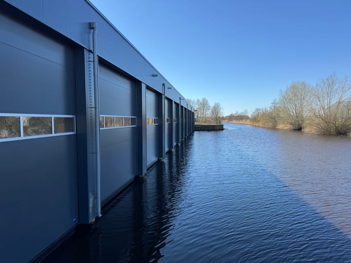 Photo 1 of De Steven 18