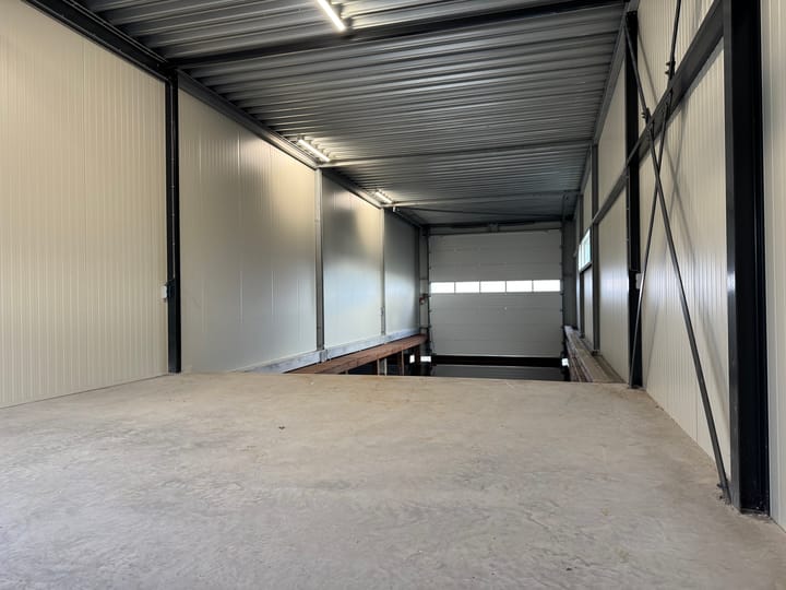 Photo 2 of De Steven 18