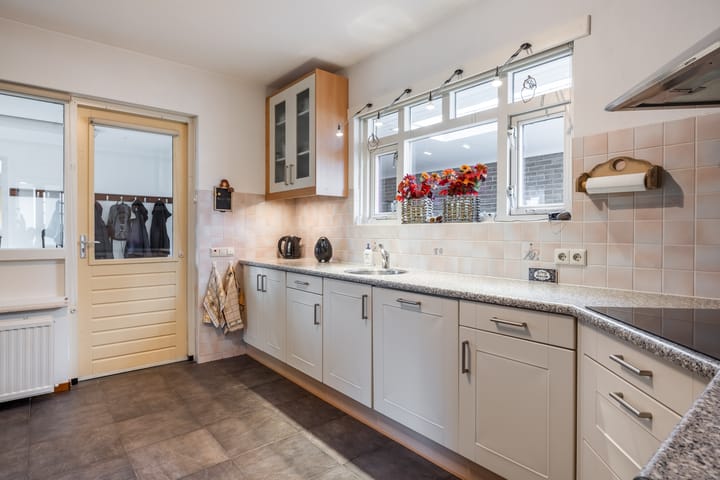 Foto 28 van Schoolstraat 44