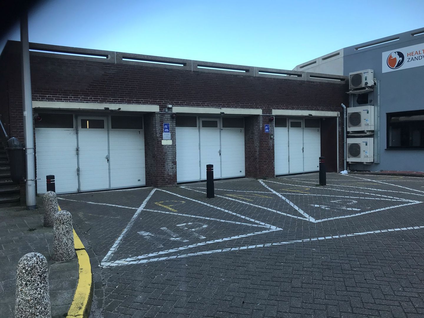 Foto 4 van Burgemeester van Fenemaplein GARAGE 137
