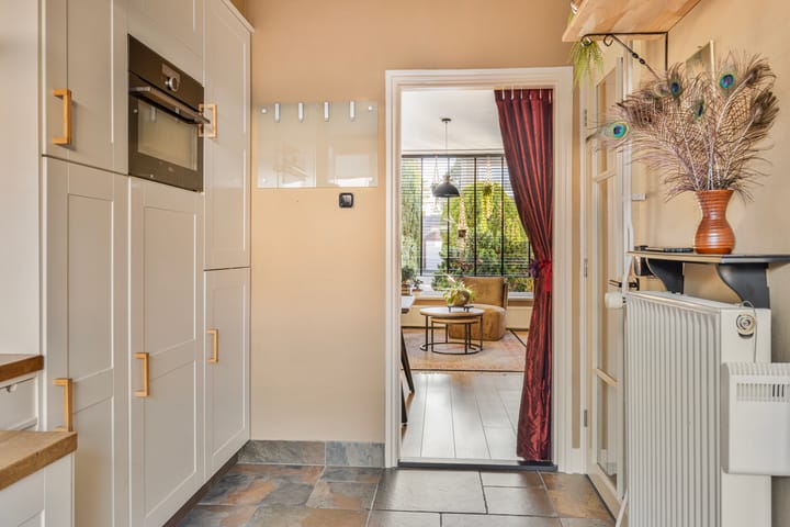 Foto 13 van van Nagellstraat 18