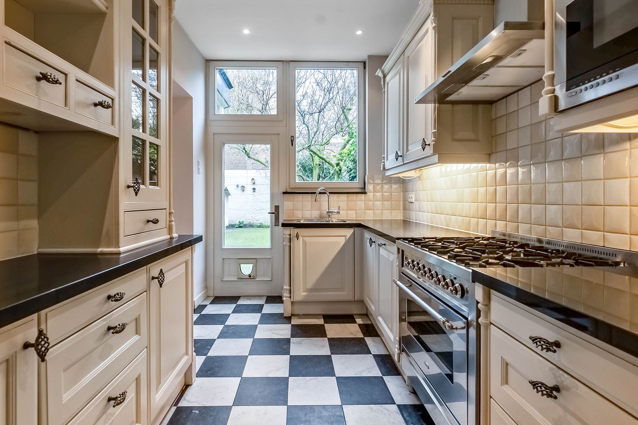 Foto 21 van Riouwstraat 158