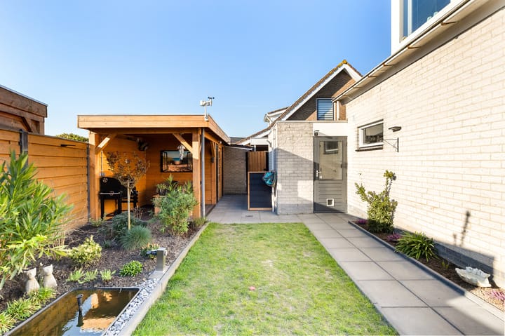 Photo 3 of Marga Klompelaan 18