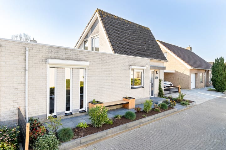 Photo 5 of Marga Klompelaan 18